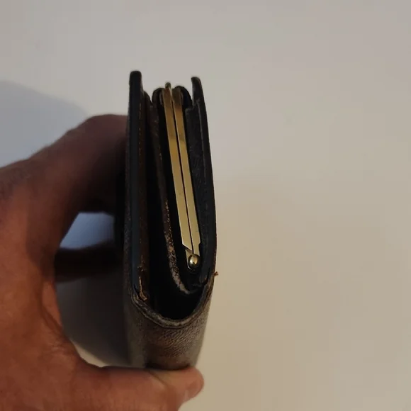 Louis Vuitton Damier Ebene French Kisslock Wallet. Unisex - Picture 13 of 16